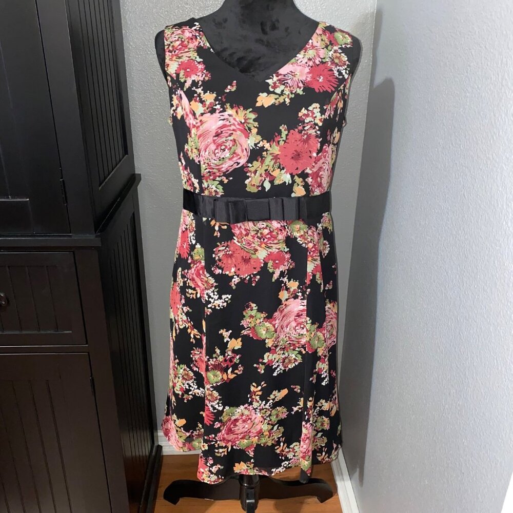 Floral Sleeveless Dress‎ Size 8P Dark Romantic Moody Feminine Parisian Garden